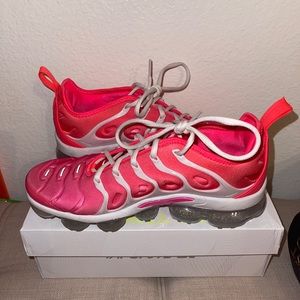 Nike W Air Vapormax Plus 8.5 pink
